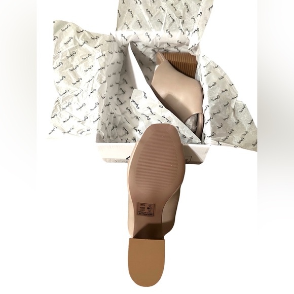 Taupe Dorcas Heels - Picture 4 of 4